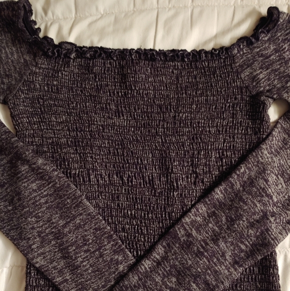 HOLLISTER TOP. - Picture 3 of 4